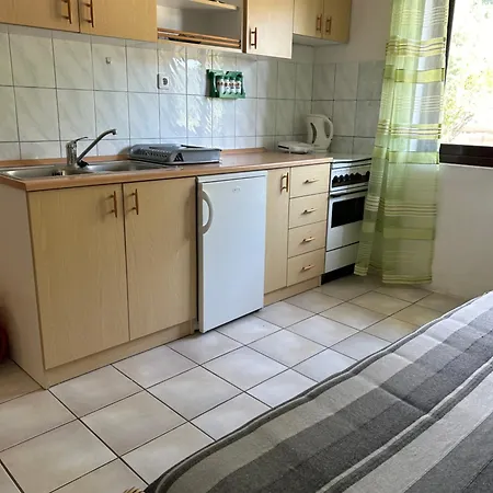 Apartment 4 Sisters Gradac (Split-Dalmatia)